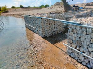 Realizácia gabiónového móla a gabiónového plota v Senci